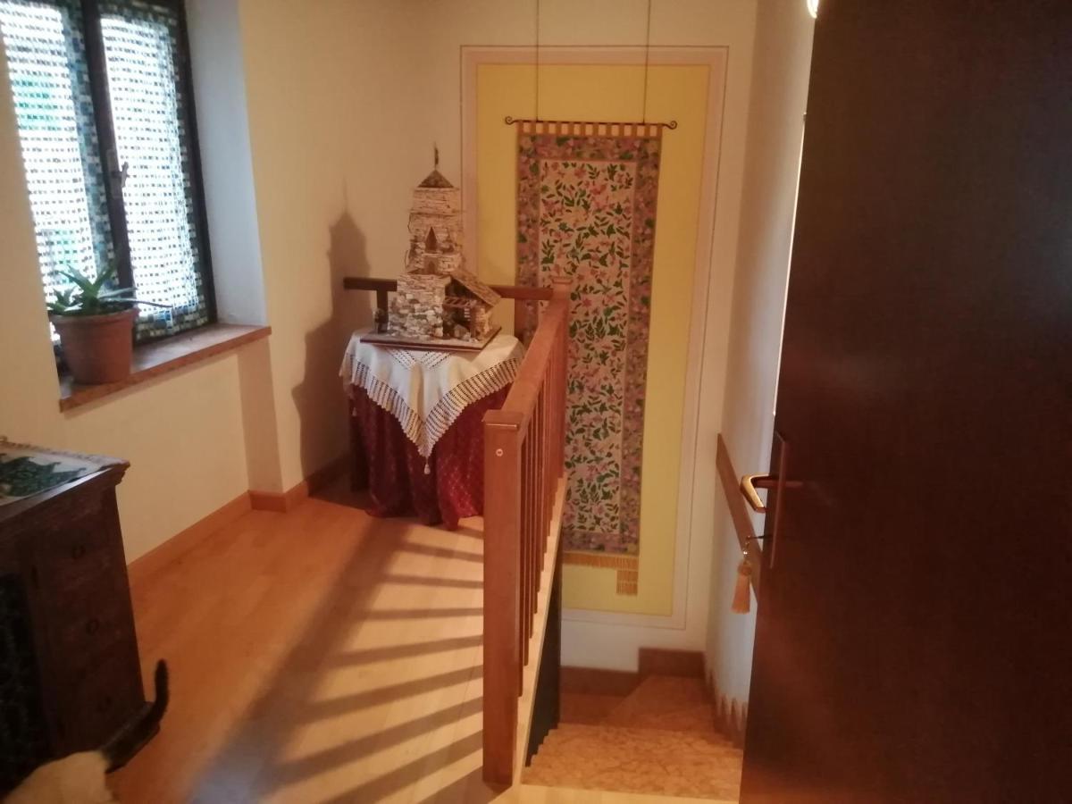 Beb Da Paolo Con Vista Lago 산 제노 디 몬타냐 외부 사진