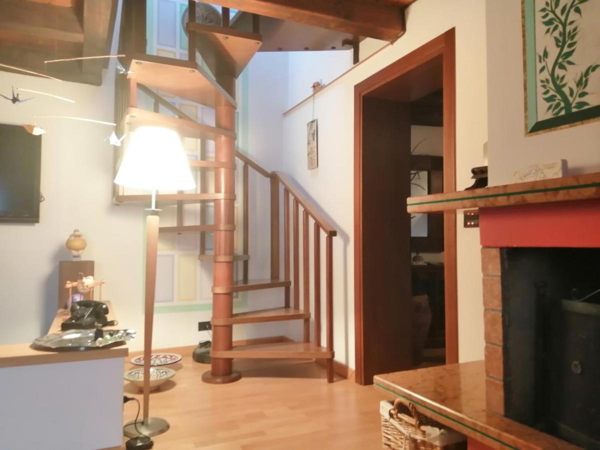 Beb Da Paolo Con Vista Lago 산 제노 디 몬타냐 외부 사진