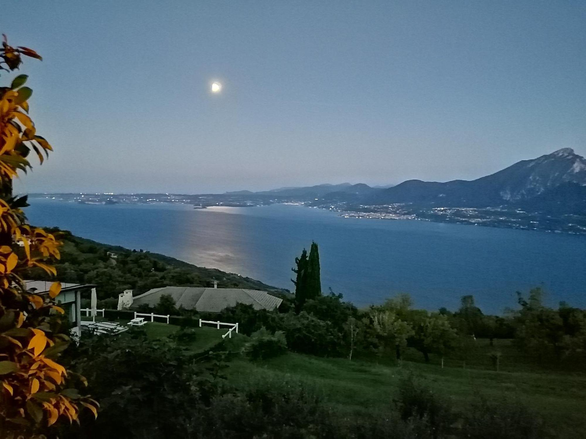 Beb Da Paolo Con Vista Lago 산 제노 디 몬타냐 외부 사진
